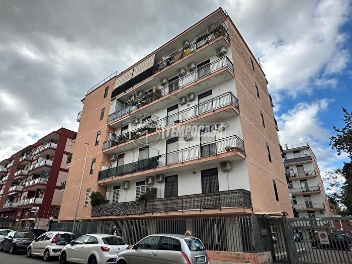 Appartamento trilocale in vendita in Via Alcide De Gasperi, Valenzano