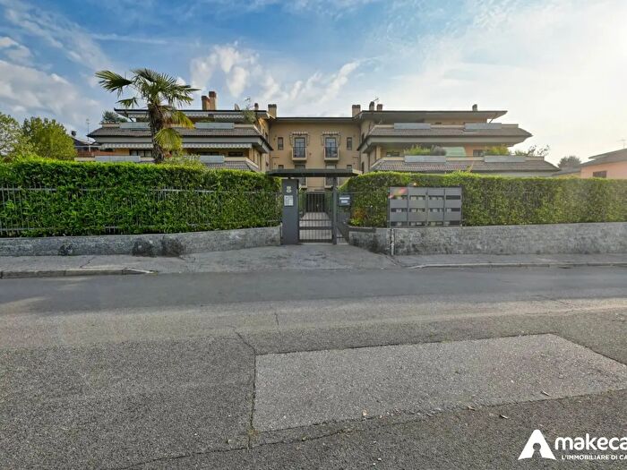 Appartamento quadrilocale in vendita in Via Emilia, Sordio