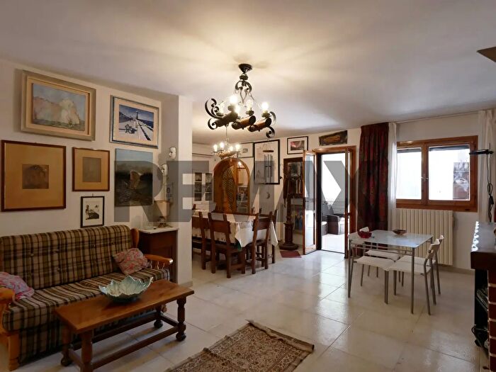 Casa quadrilocale in vendita in Via delle Mimose Borgo Lagogemolo, Cassano Delle Murge