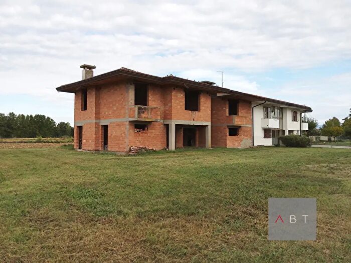 Casa quadrilocale in vendita in Santa Giustina In Colle