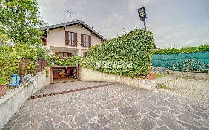 Casa con 5 locali in vendita in Via Tintoretto, Castelletto Sopra Ticino