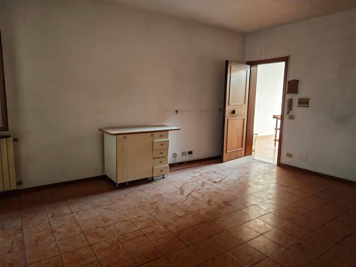 Appartamento quadrilocale in vendita in Via Cadorna, Montecatini Terme