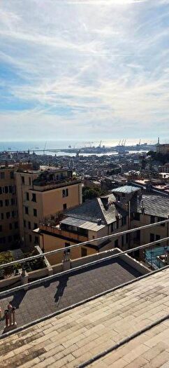 Appartamento quadrilocale in affitto in Salita di Santa Maria della Sanitá, Castelletto, Genova