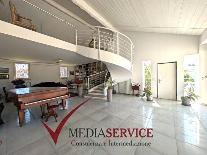 Casa con 6 locali in vendita in Cuneo