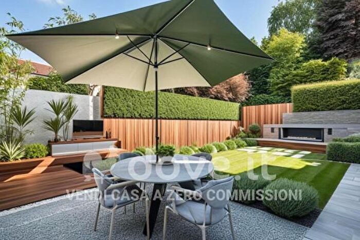 Appartamento bilocale in vendita in Via Monderizza, Marchirolo