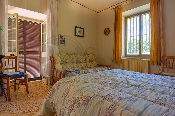 Casa con 13 locali in vendita in Via Filaro Snc, Pignataro Interamna