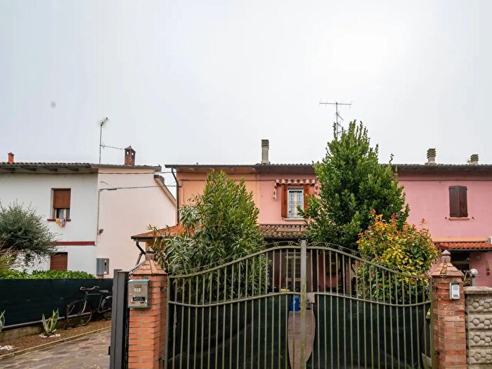 Appartamento con 5 locali in vendita in Via della Pace, Sala Bolognese