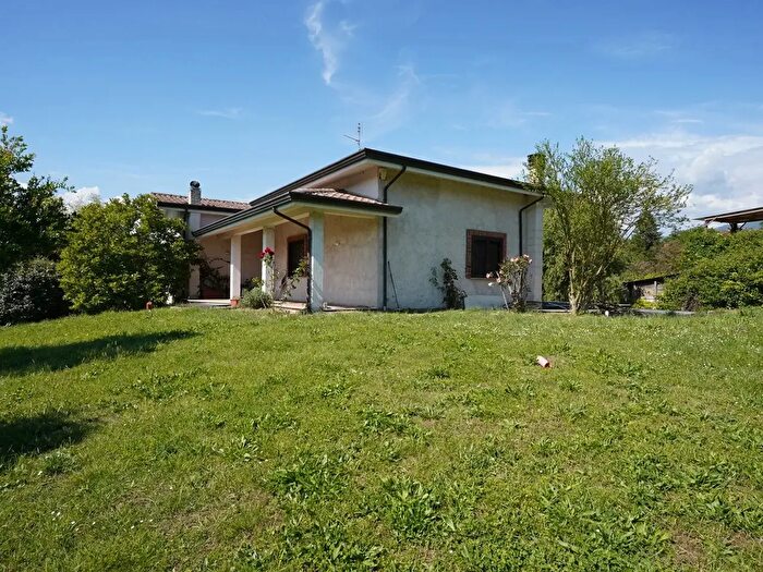 Casa con 5 locali in vendita in Via Foresta Snc, Cassino