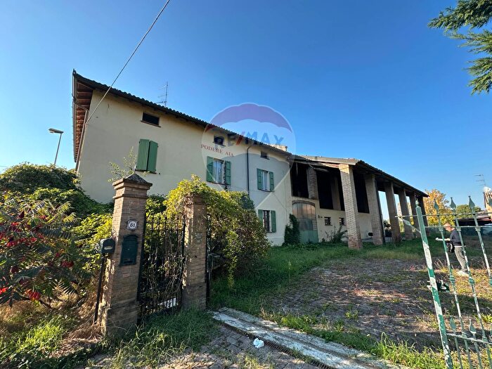 Casa con 10 locali in vendita in Frazione Vedole, Colorno