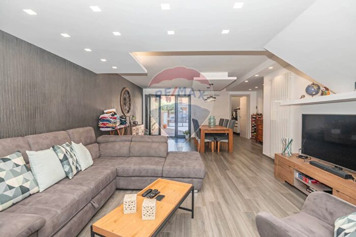 Casa con 6 locali in vendita in Via Giacomo Vaccaro, Caltagirone