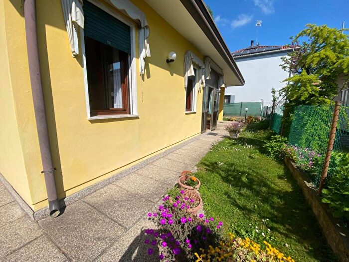Casa con 5 locali in affitto in Via Val Fiorentina, Favaro Veneto, Venezia