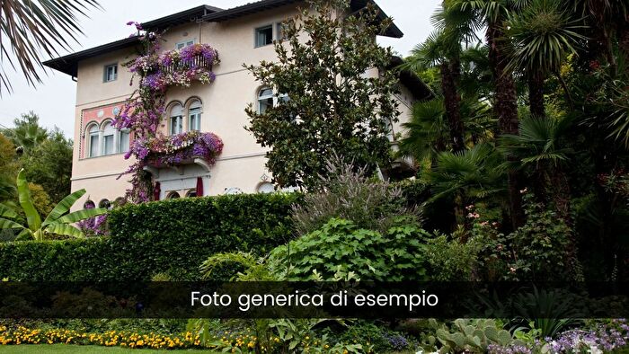 Casa con 7 locali in vendita in Via Boccaccio Arsago Seprio Va Italia, Arsago Seprio