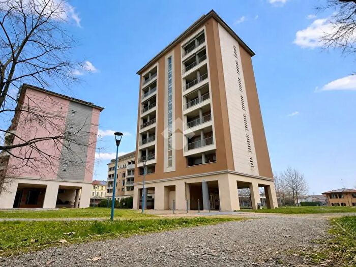 Appartamento trilocale in vendita in Piazza Luigi Buffoli, Brescia