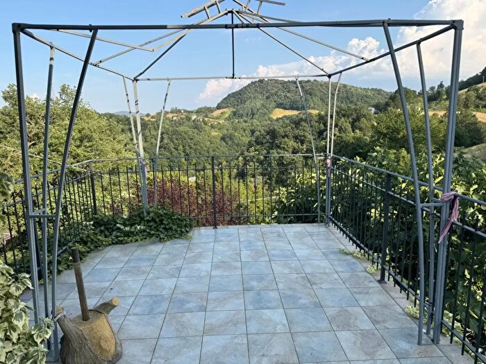 Casa in vendita in Carpineti