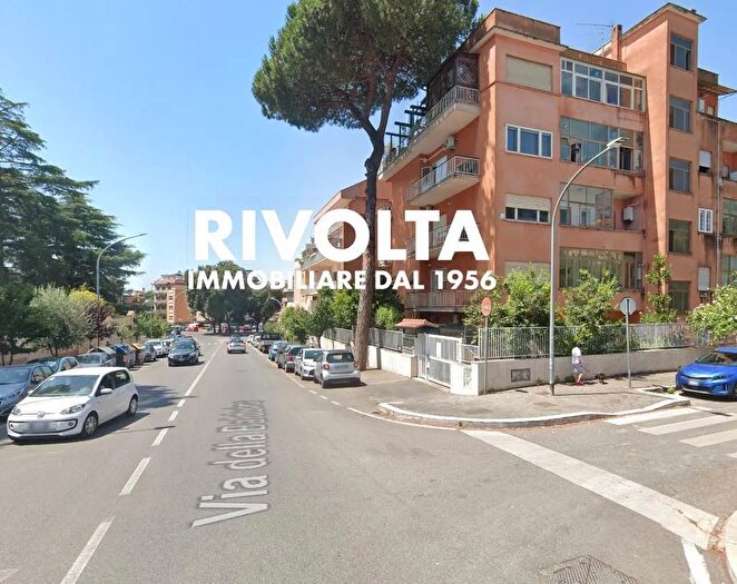 Appartamento quadrilocale in vendita in Via Alfredo Serranti, Roma