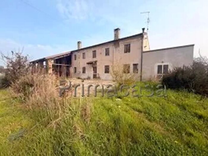 Casa con 6 locali in vendita in Corso della Vittoria, Legnago