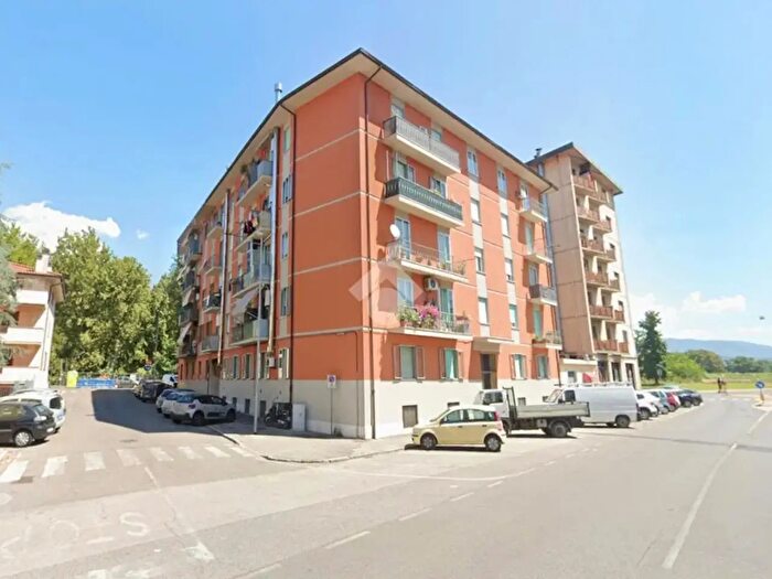 Appartamento quadrilocale in vendita in Via Giuseppe Catani, Prato