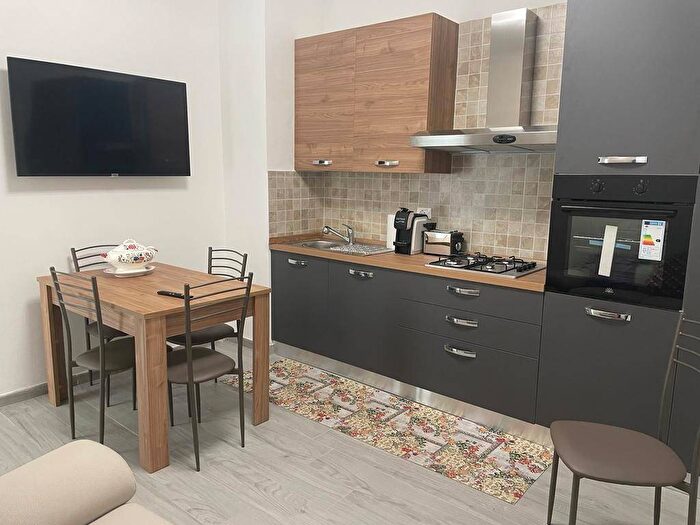 Appartamento bilocale in affitto in Via Carecciole, Semicentro, Cascina