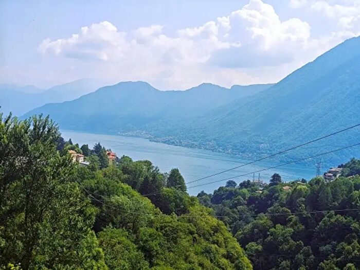 Appartamento bilocale in vendita in Via Monte Generoso, Dizzasco