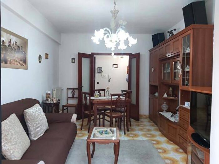 Appartamento trilocale in vendita in Via Palestro, Terni