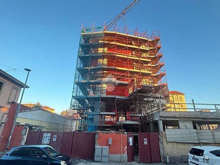 Appartamento trilocale in vendita in Via Castelli Fiorenza, Rho