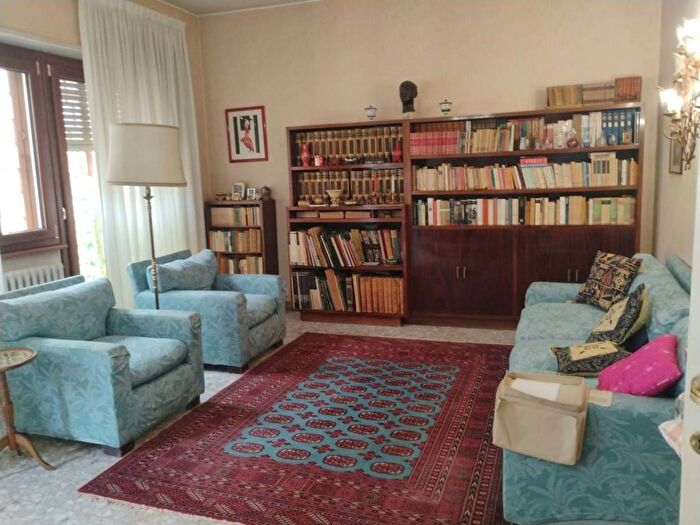 Appartamento con 5 locali in affitto in Via del Casale Giuliani, Conca d'Oro Valli, Roma