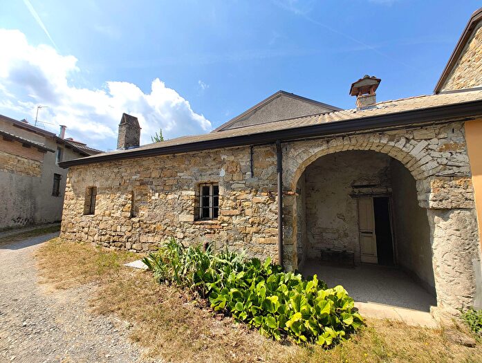 Casa trilocale in vendita in Lugagnano Val DArda