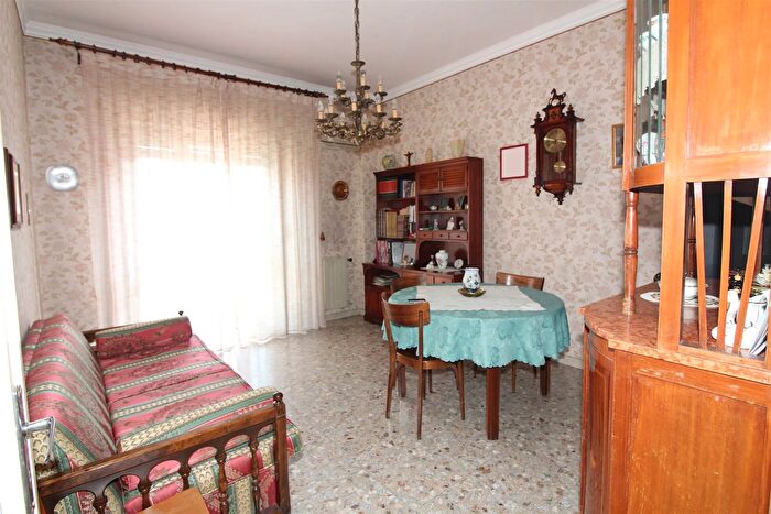 Appartamento con 5 locali in vendita in Via Zenone Lentini, Lentini