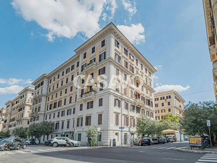 Appartamento con 5 locali in vendita in Via Alessandro Scarlatti, Roma
