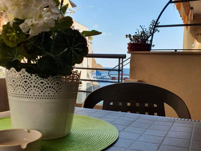 Appartamento trilocale in affitto in Lungomare dei Ciclopi, Aci Trezza, Aci Castello
