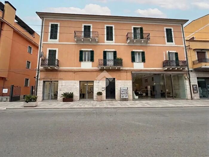 Appartamento trilocale in vendita in Viale Benedetto Croce, Chieti