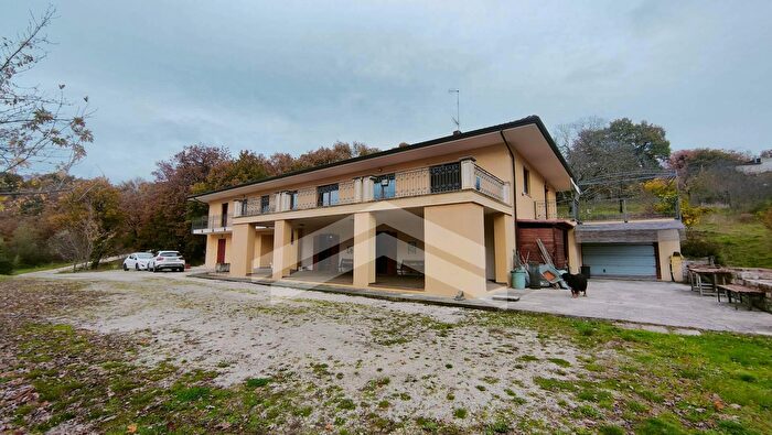 Casa con 6 locali in vendita in Cda Fontenuova, Oratino