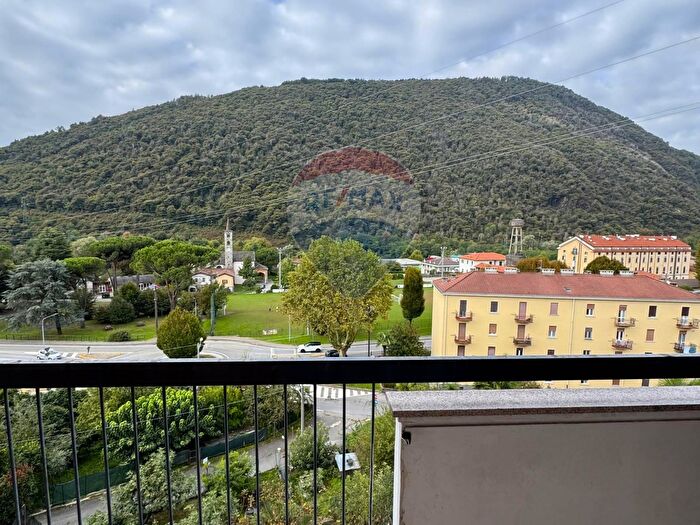 Appartamento quadrilocale in vendita in Via Repubblica, Verbania