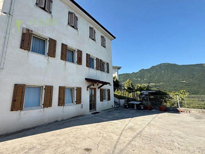 Casa con 5 locali in vendita in Contrada Saccardi, Schio