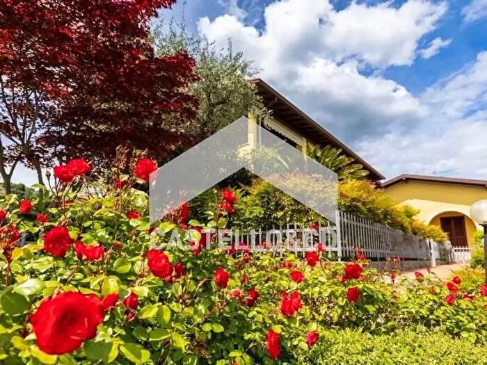 Appartamento trilocale in affitto in Via Bertanigra, Padenghe Sul Garda