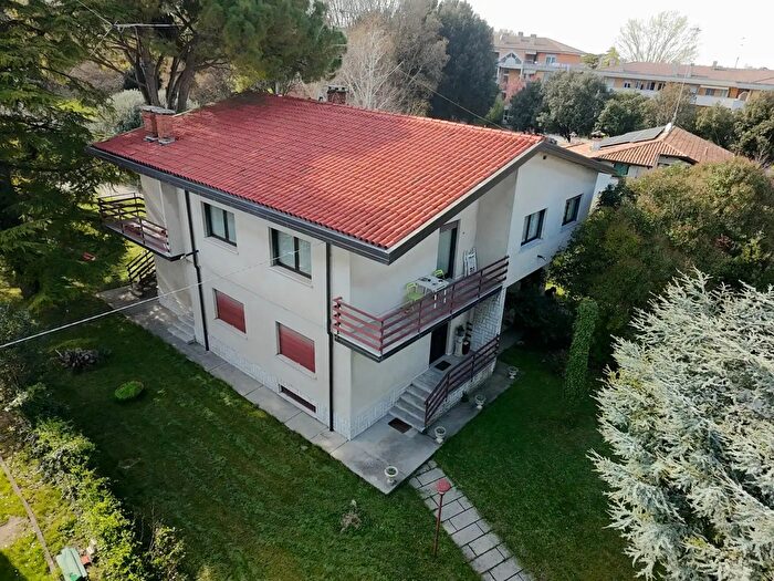Casa con 15 locali in vendita in Monfalcone