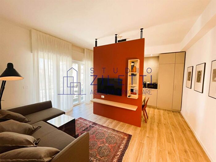 Appartamento trilocale in affitto in Via Galileo Galilei, Crocifissa di Rosa, Brescia