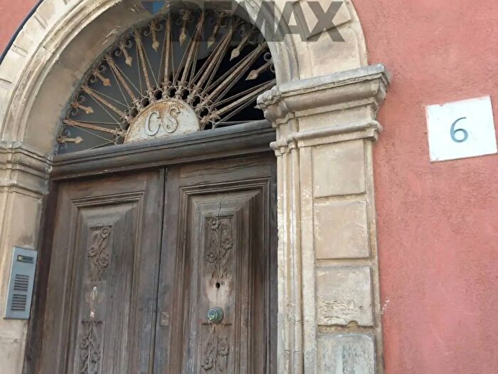 Appartamento con 5 locali in vendita in Via Francesco Crispi, Grammichele