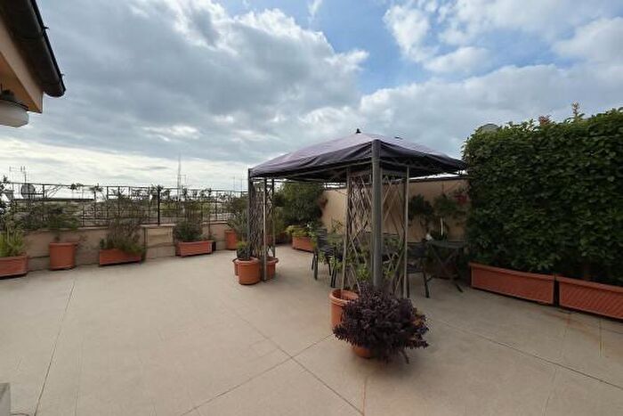 Appartamento con 6 locali in affitto in Piazza di San Cosimato, Roma