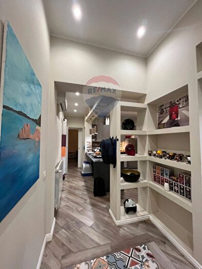 Appartamento con 6 locali in affitto in Via Paolo Paternostro, Palermo