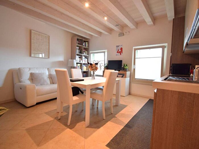 Appartamento bilocale in affitto in Poiano, Verona