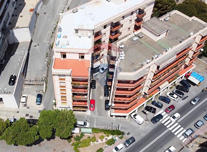 Appartamento con 7 locali in vendita in Strada Statale Km, Messina