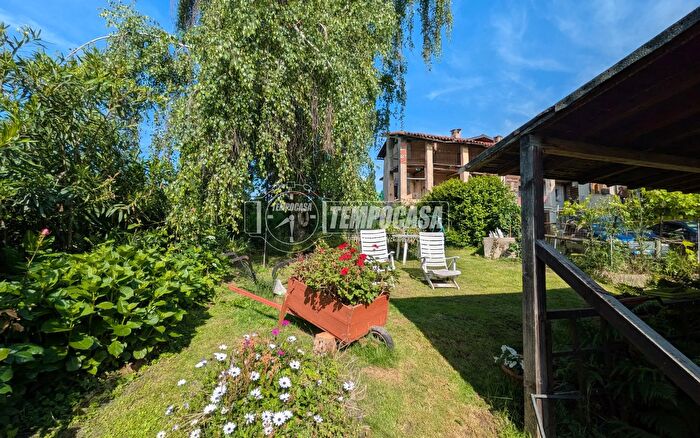 Casa quadrilocale in vendita in Frazione SantAnna Boschi, Castellamonte