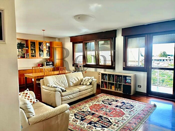 Appartamento trilocale in affitto in Viale Felissent, Treviso