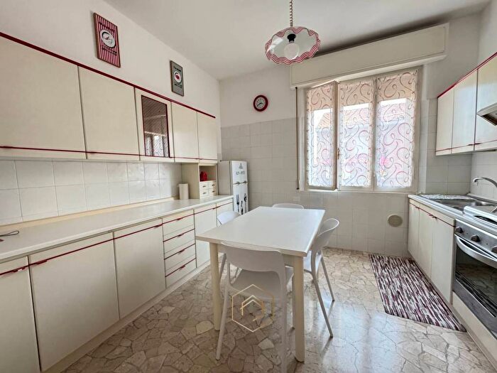 Appartamento con 5 locali in affitto in Via Renata Di Francia, Centro Storico, Ferrara