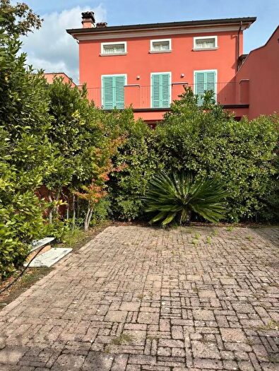 Casa con 6 locali in vendita in Castelnuovo Magra