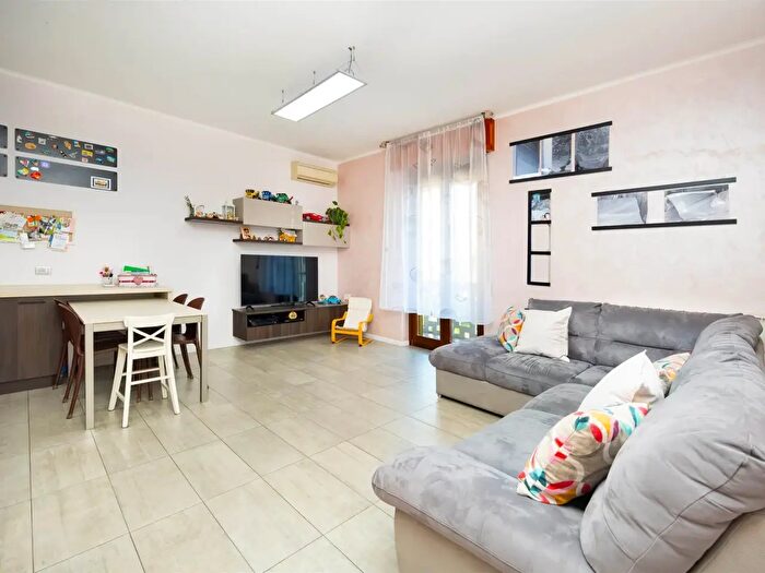 Appartamento trilocale in vendita in Via Bellini, Gorgonzola