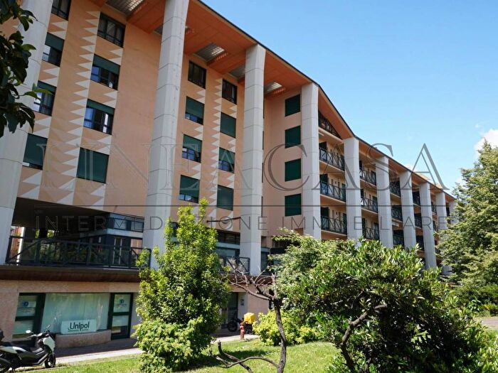 Appartamento trilocale in affitto in Via San Lazzaro, Centro, Bergamo