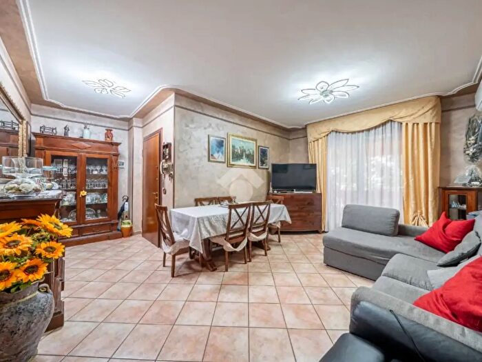 Appartamento con 5 locali in vendita in Via Domenico Piani, Reggio Emilia