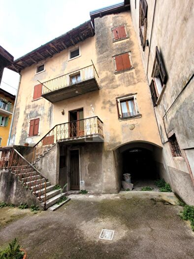 Casa quadrilocale in vendita in Via Paolina Caproni Maini, Arco